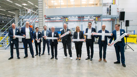 Après un an de travaux, l'usine de Claas à Bad Saulgau est en ordre de marche pour honorer les livraisons prévues pour la prochaine campagne. Après un an de travaux, l'usine de Claas à Bad Saulgau est en ordre de marche pour honorer les livraisons prévues pour la prochaine campagne.